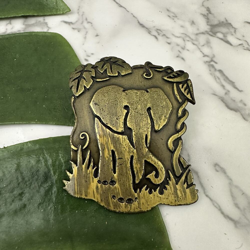 JJ Vintage 90s Brass Elephant Brooch Pin Jungle Leaves Square Animal Metal
